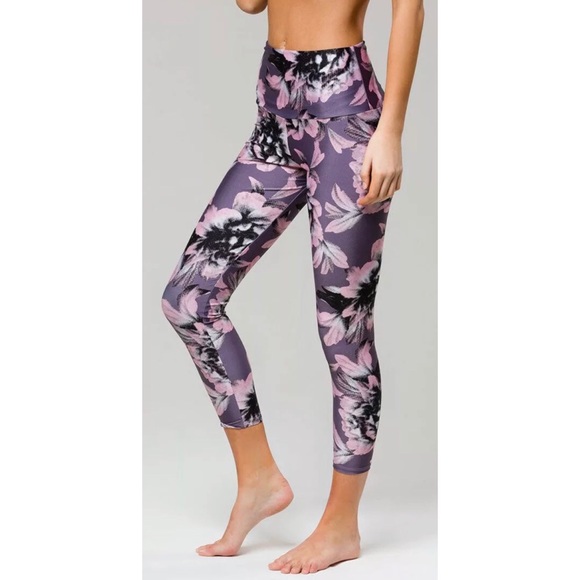 Onzie Pants - Onzie Womens High Waist Midi Pink Floral Leggings
